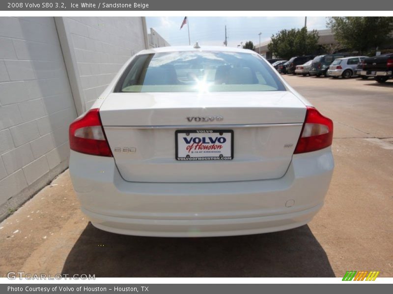 Ice White / Sandstone Beige 2008 Volvo S80 3.2