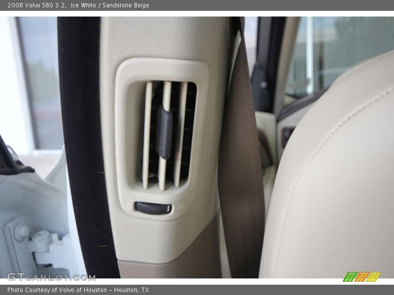 Ice White / Sandstone Beige 2008 Volvo S80 3.2