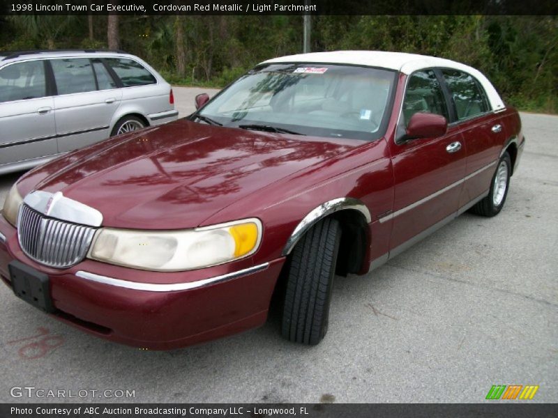 Cordovan Red Metallic / Light Parchment 1998 Lincoln Town Car Executive