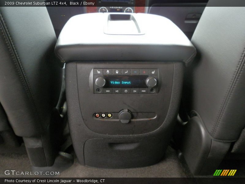 Controls of 2009 Suburban LTZ 4x4