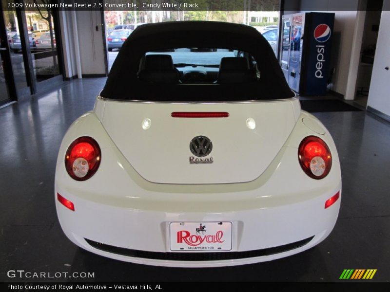 Candy White / Black 2009 Volkswagen New Beetle 2.5 Convertible