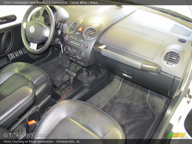 Candy White / Black 2009 Volkswagen New Beetle 2.5 Convertible