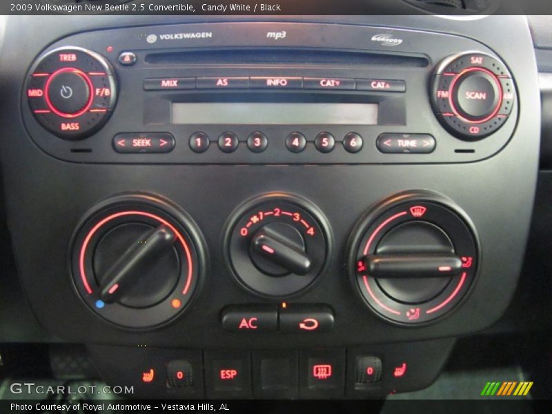 Candy White / Black 2009 Volkswagen New Beetle 2.5 Convertible