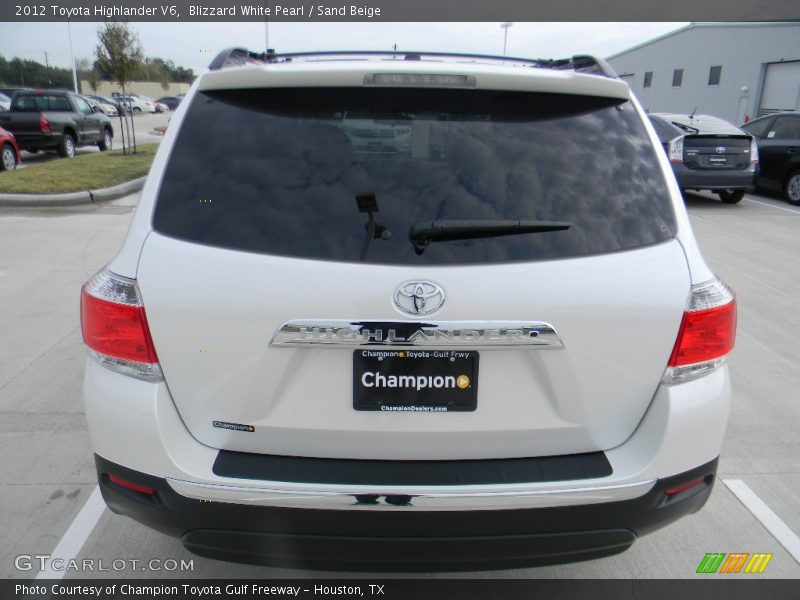 Blizzard White Pearl / Sand Beige 2012 Toyota Highlander V6