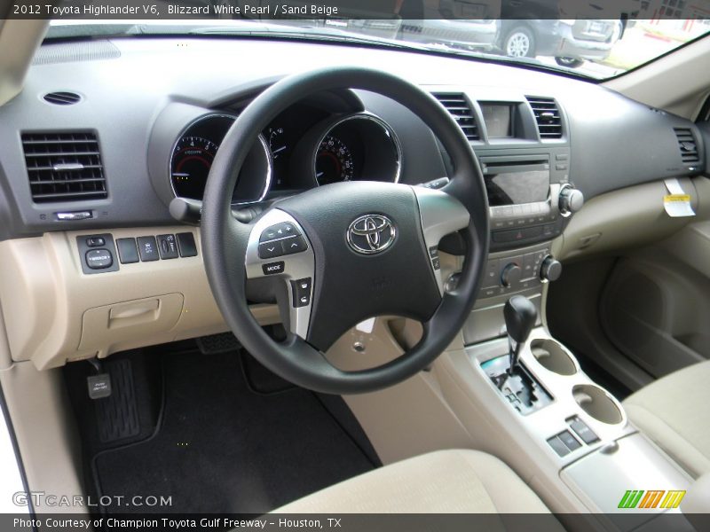 Blizzard White Pearl / Sand Beige 2012 Toyota Highlander V6