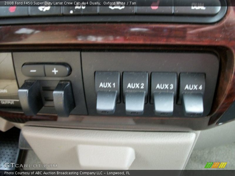 Controls of 2008 F450 Super Duty Lariat Crew Cab 4x4 Dually