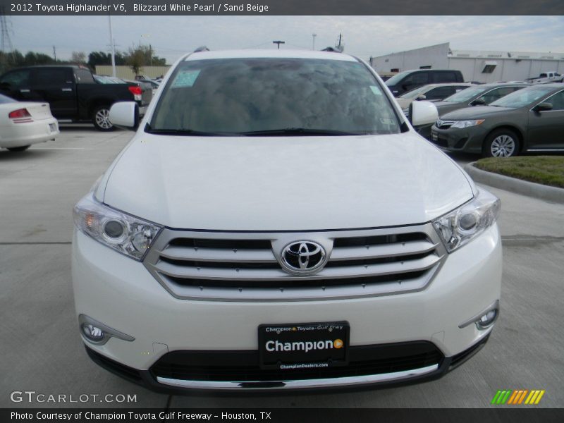 Blizzard White Pearl / Sand Beige 2012 Toyota Highlander V6
