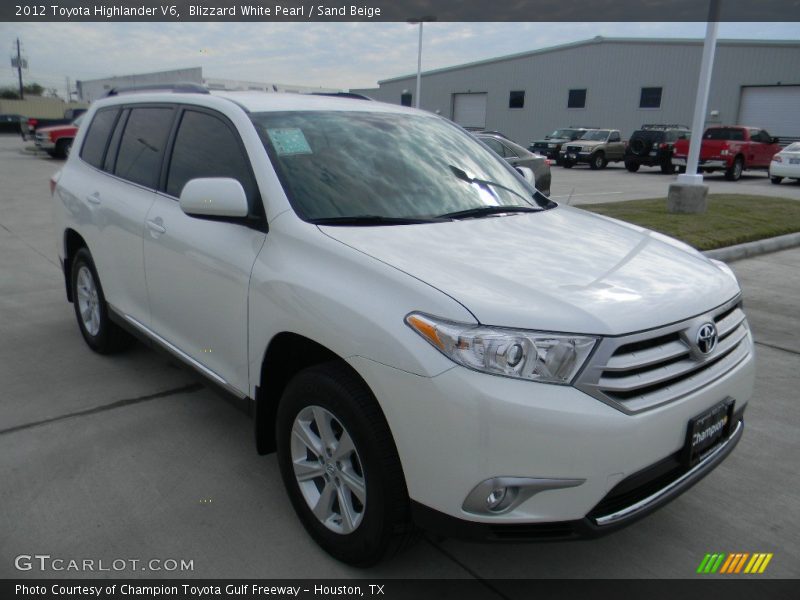 Blizzard White Pearl / Sand Beige 2012 Toyota Highlander V6