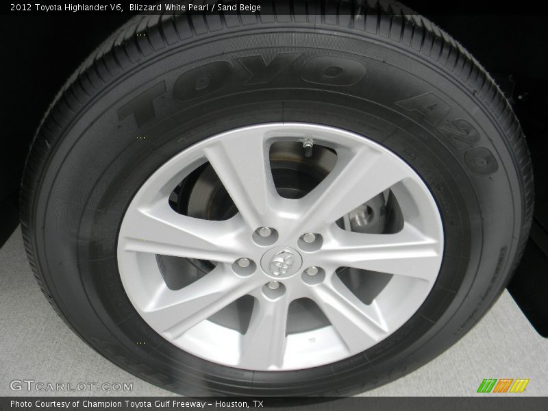 Blizzard White Pearl / Sand Beige 2012 Toyota Highlander V6