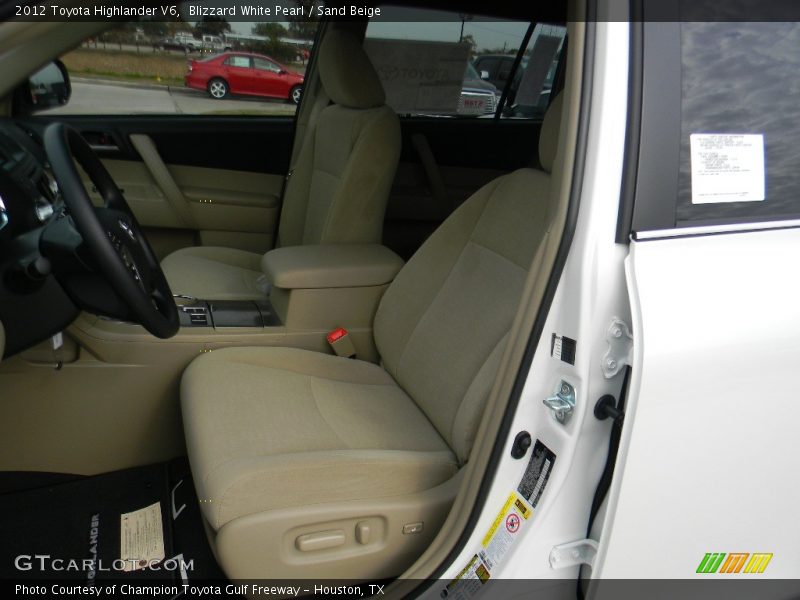 Blizzard White Pearl / Sand Beige 2012 Toyota Highlander V6