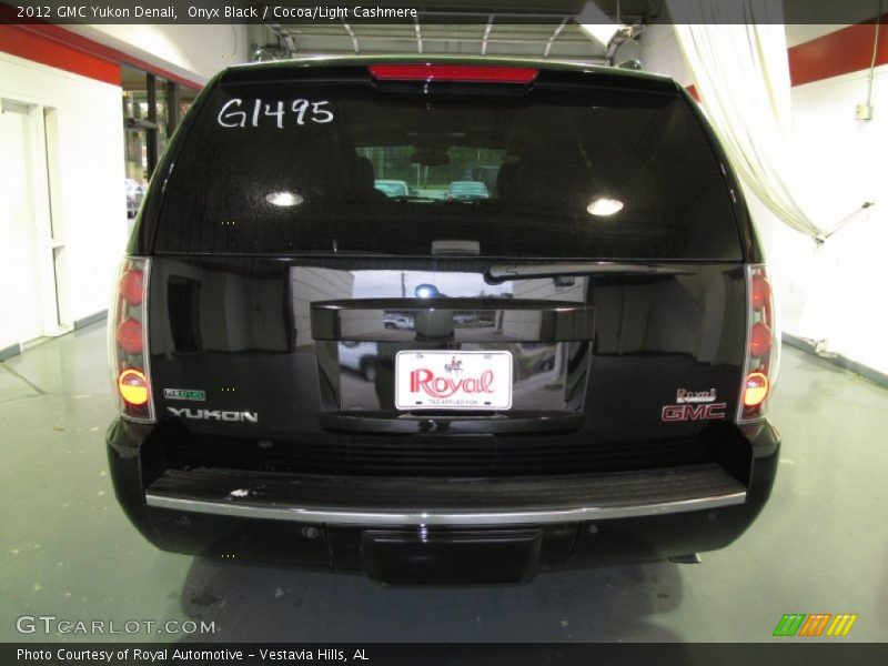 Onyx Black / Cocoa/Light Cashmere 2012 GMC Yukon Denali