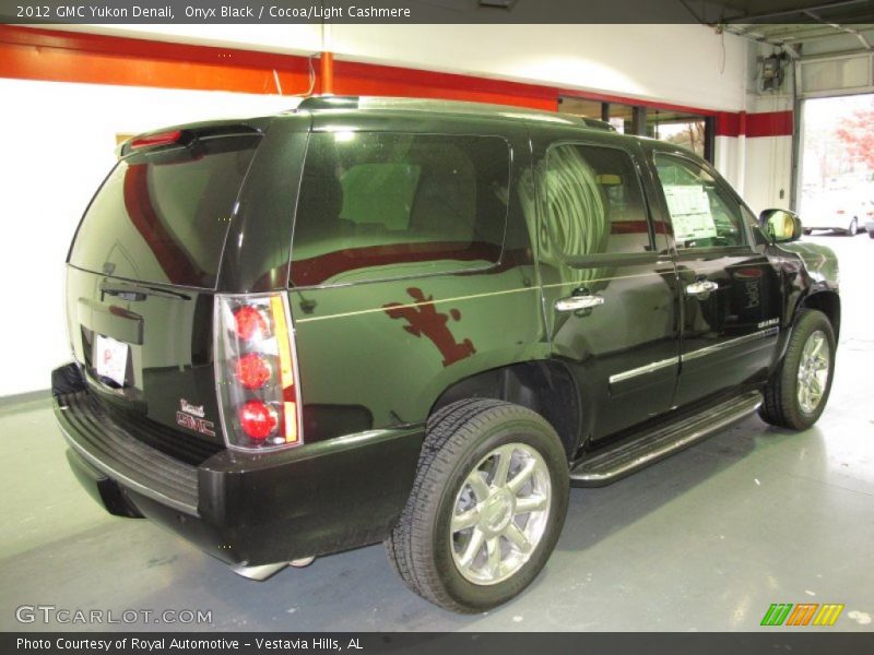 Onyx Black / Cocoa/Light Cashmere 2012 GMC Yukon Denali