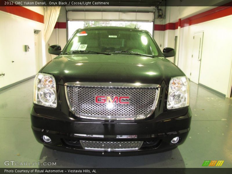 Onyx Black / Cocoa/Light Cashmere 2012 GMC Yukon Denali