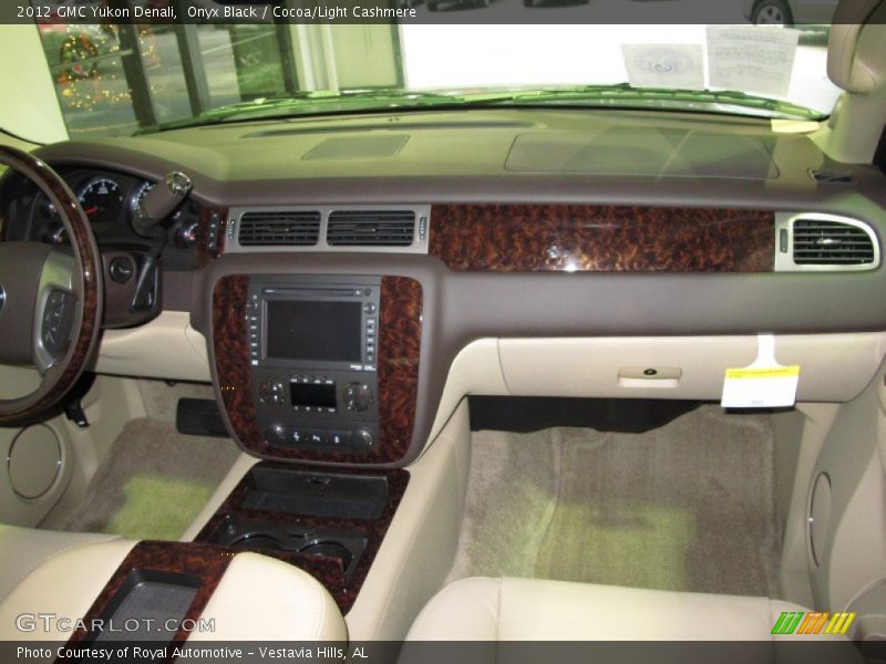 Onyx Black / Cocoa/Light Cashmere 2012 GMC Yukon Denali