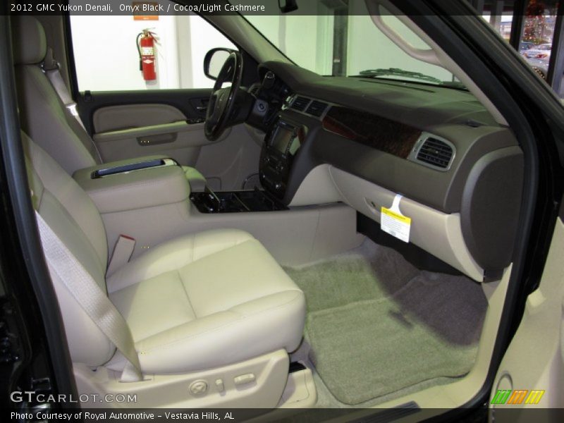 Onyx Black / Cocoa/Light Cashmere 2012 GMC Yukon Denali