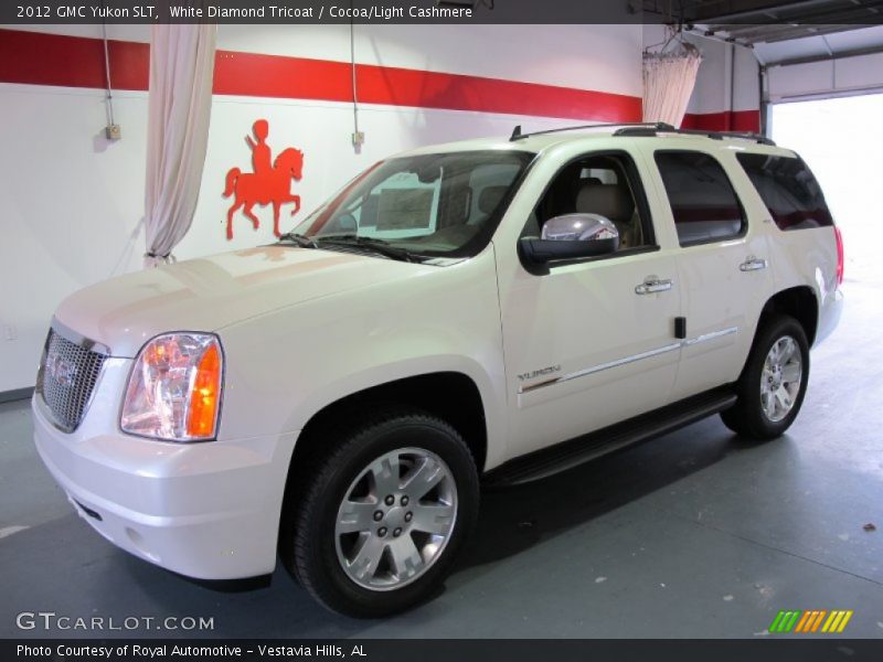 White Diamond Tricoat / Cocoa/Light Cashmere 2012 GMC Yukon SLT