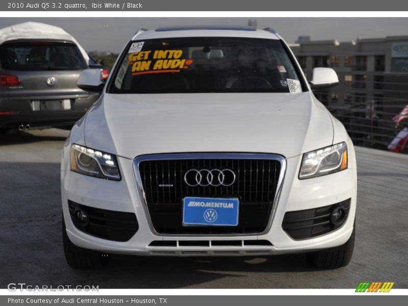 Ibis White / Black 2010 Audi Q5 3.2 quattro