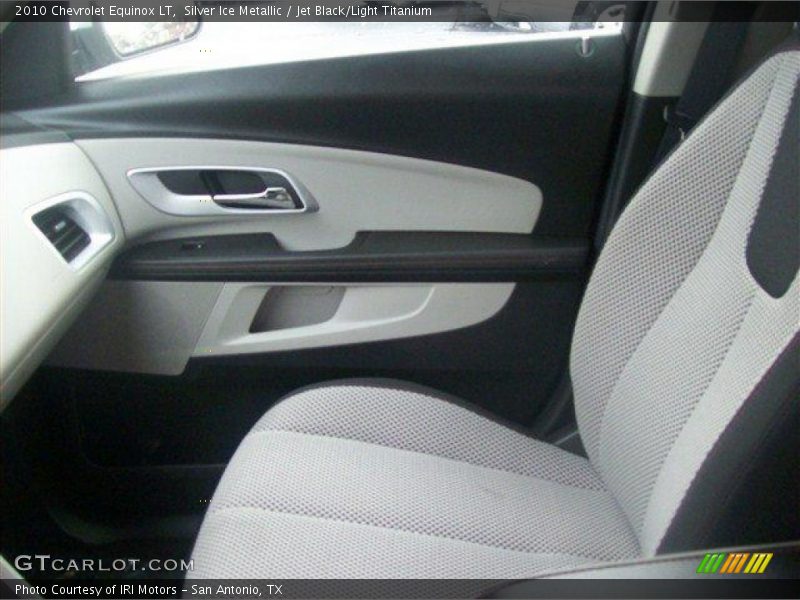 Silver Ice Metallic / Jet Black/Light Titanium 2010 Chevrolet Equinox LT