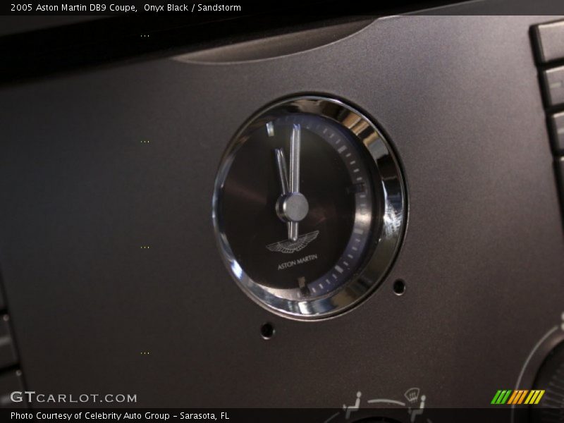 Clock - 2005 Aston Martin DB9 Coupe