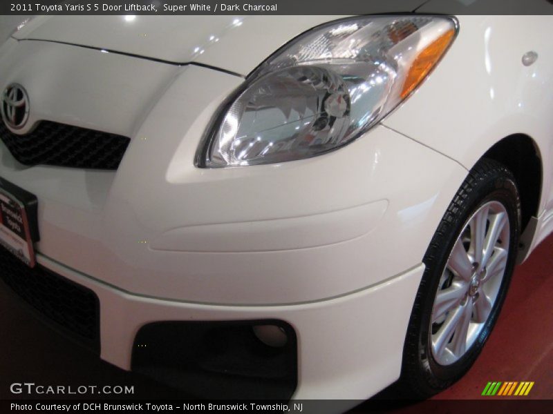 Super White / Dark Charcoal 2011 Toyota Yaris S 5 Door Liftback