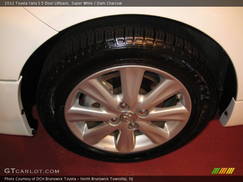 Super White / Dark Charcoal 2011 Toyota Yaris S 5 Door Liftback