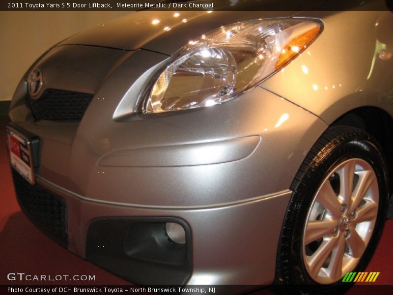 Meteorite Metallic / Dark Charcoal 2011 Toyota Yaris S 5 Door Liftback