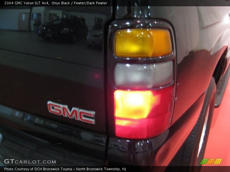 Onyx Black / Pewter/Dark Pewter 2004 GMC Yukon SLT 4x4