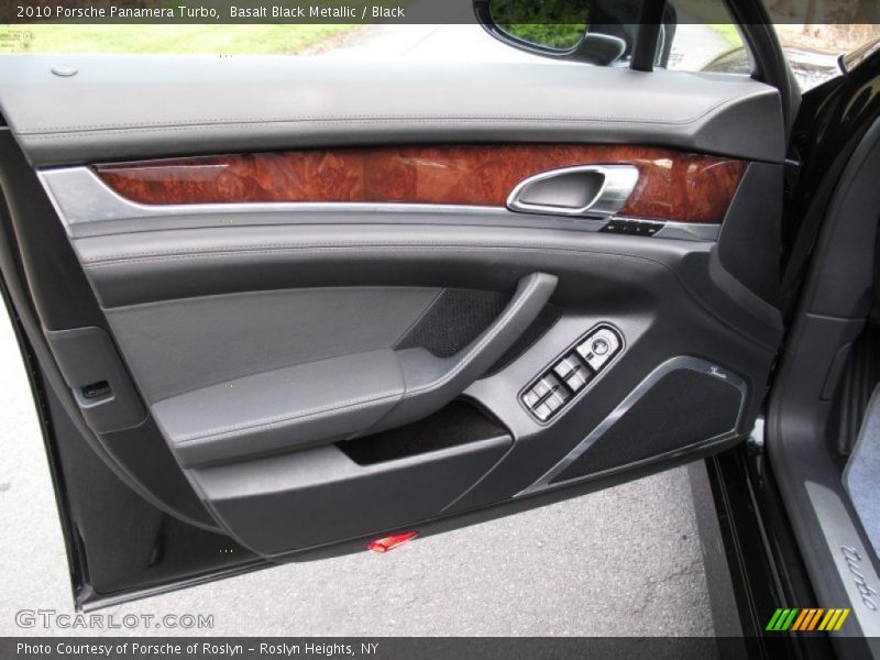 Door Panel of 2010 Panamera Turbo