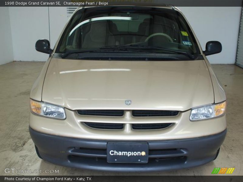 Champagne Pearl / Beige 1998 Dodge Grand Caravan SE