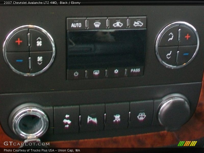 Black / Ebony 2007 Chevrolet Avalanche LTZ 4WD