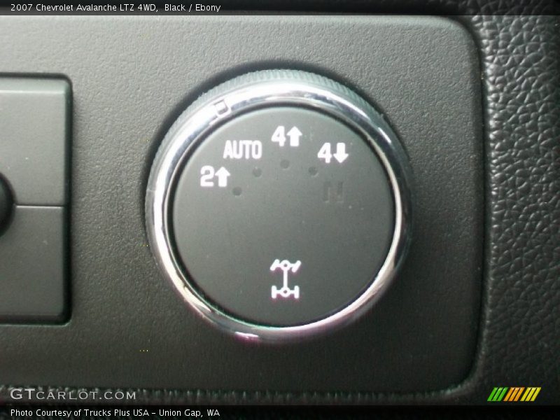 Black / Ebony 2007 Chevrolet Avalanche LTZ 4WD