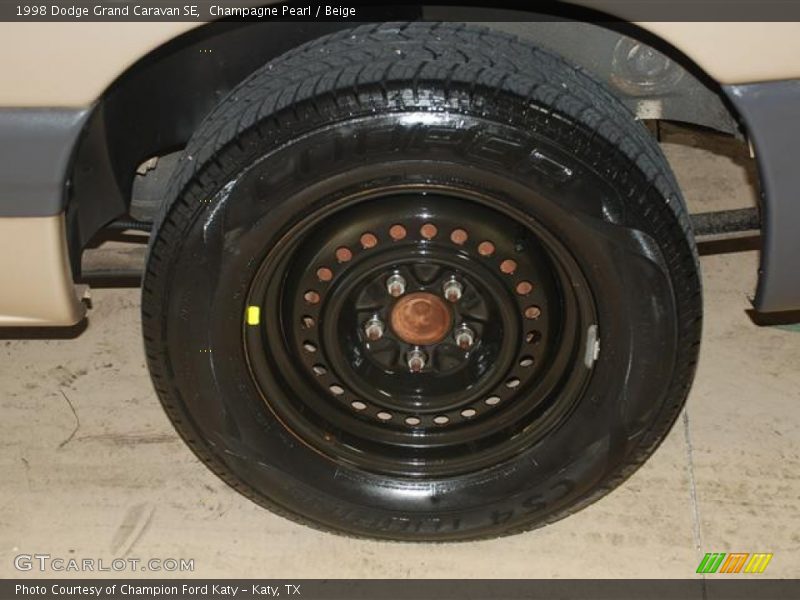 Champagne Pearl / Beige 1998 Dodge Grand Caravan SE