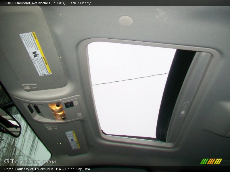 Black / Ebony 2007 Chevrolet Avalanche LTZ 4WD
