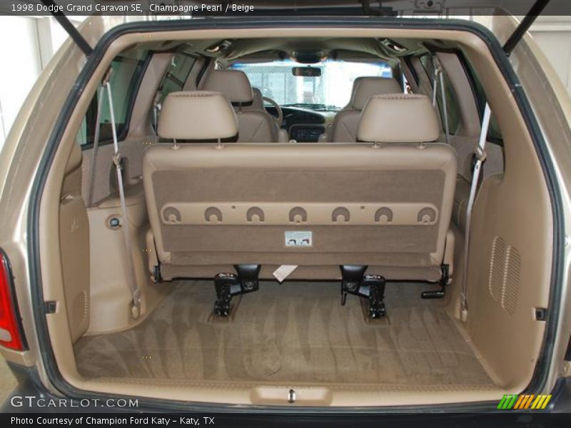 Champagne Pearl / Beige 1998 Dodge Grand Caravan SE