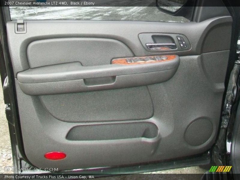 Black / Ebony 2007 Chevrolet Avalanche LTZ 4WD
