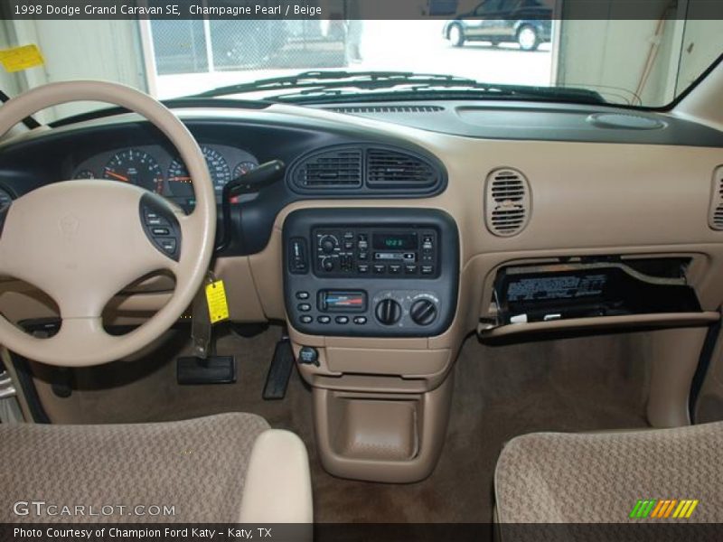 Champagne Pearl / Beige 1998 Dodge Grand Caravan SE