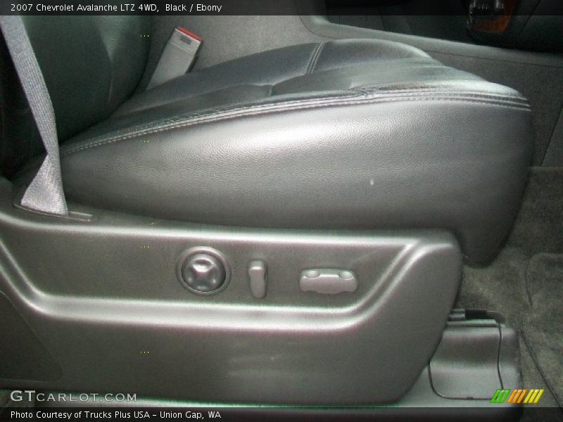 Black / Ebony 2007 Chevrolet Avalanche LTZ 4WD