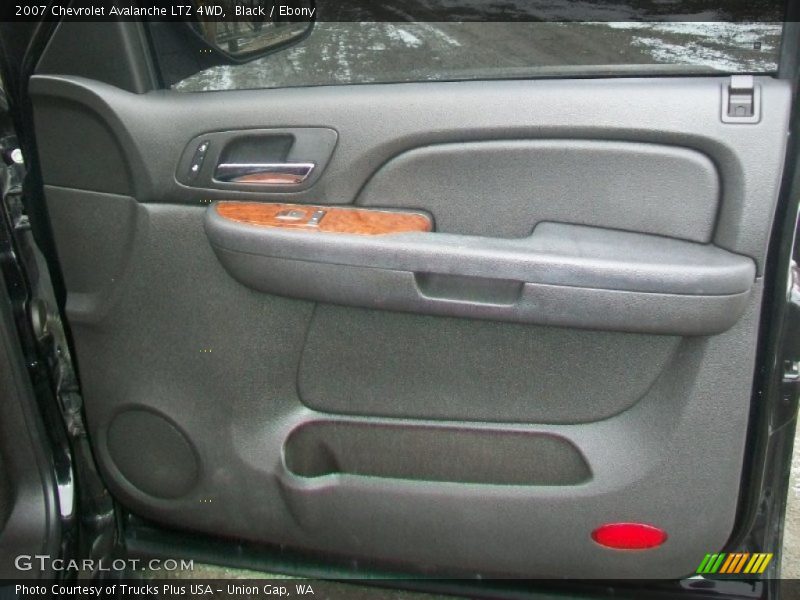 Black / Ebony 2007 Chevrolet Avalanche LTZ 4WD