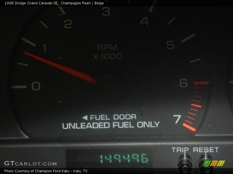 Champagne Pearl / Beige 1998 Dodge Grand Caravan SE