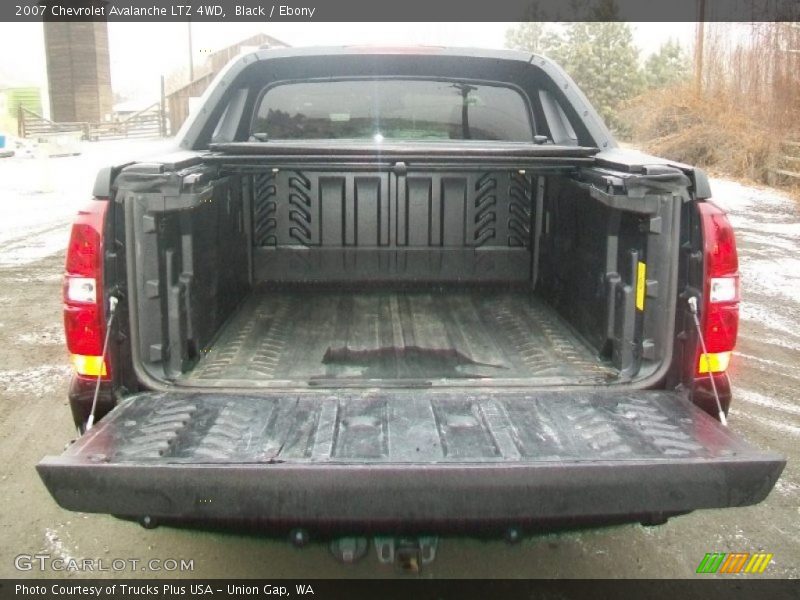 Black / Ebony 2007 Chevrolet Avalanche LTZ 4WD