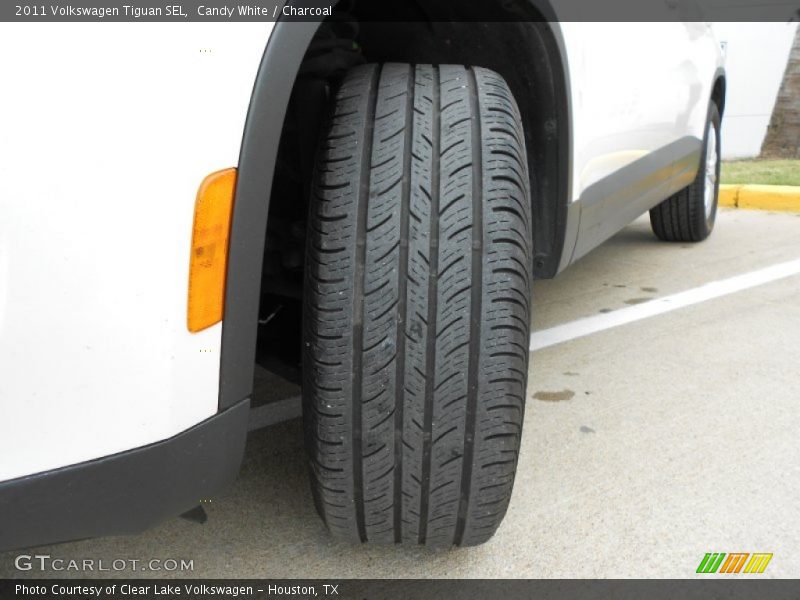 Candy White / Charcoal 2011 Volkswagen Tiguan SEL