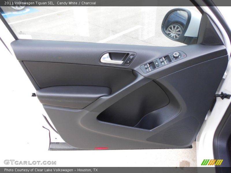 Candy White / Charcoal 2011 Volkswagen Tiguan SEL
