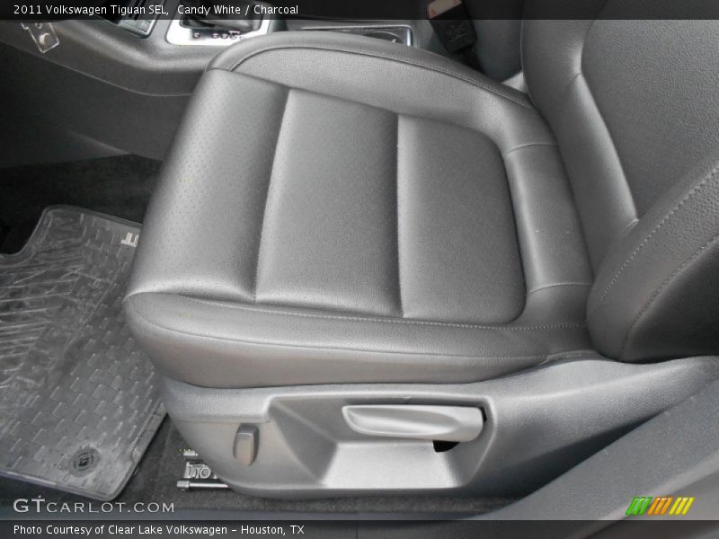Candy White / Charcoal 2011 Volkswagen Tiguan SEL