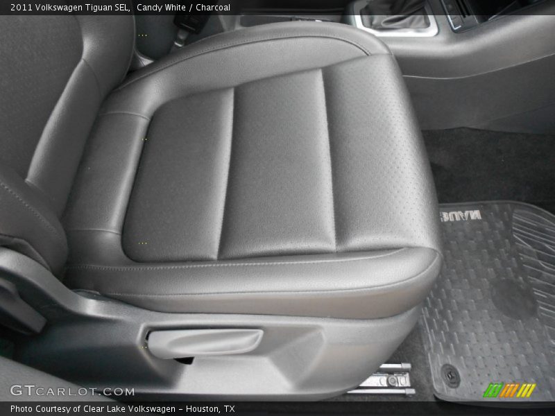 Candy White / Charcoal 2011 Volkswagen Tiguan SEL