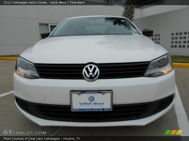 Candy White / Titan Black 2011 Volkswagen Jetta S Sedan