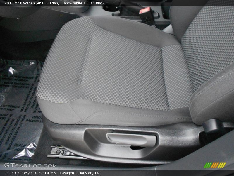 Candy White / Titan Black 2011 Volkswagen Jetta S Sedan