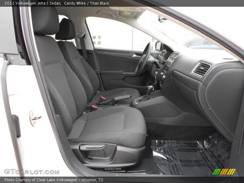 Candy White / Titan Black 2011 Volkswagen Jetta S Sedan