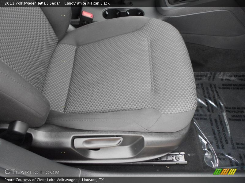 Candy White / Titan Black 2011 Volkswagen Jetta S Sedan