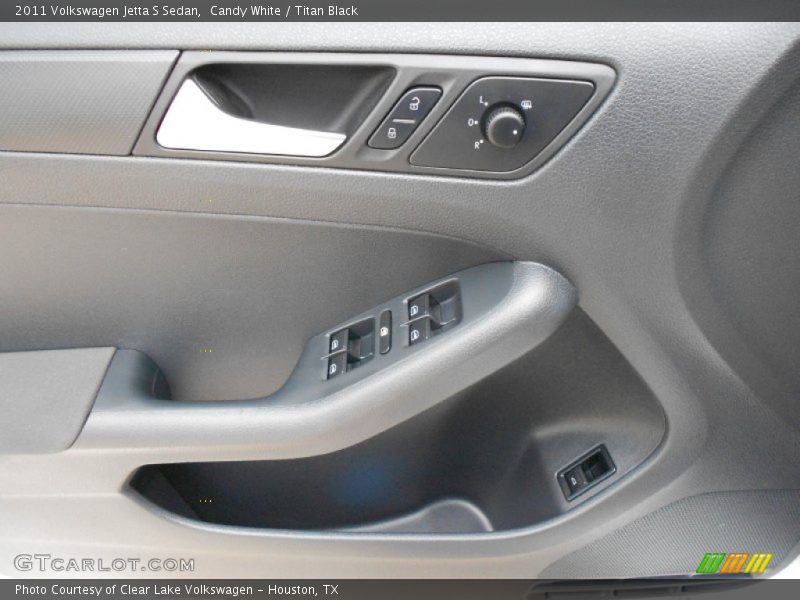 Candy White / Titan Black 2011 Volkswagen Jetta S Sedan