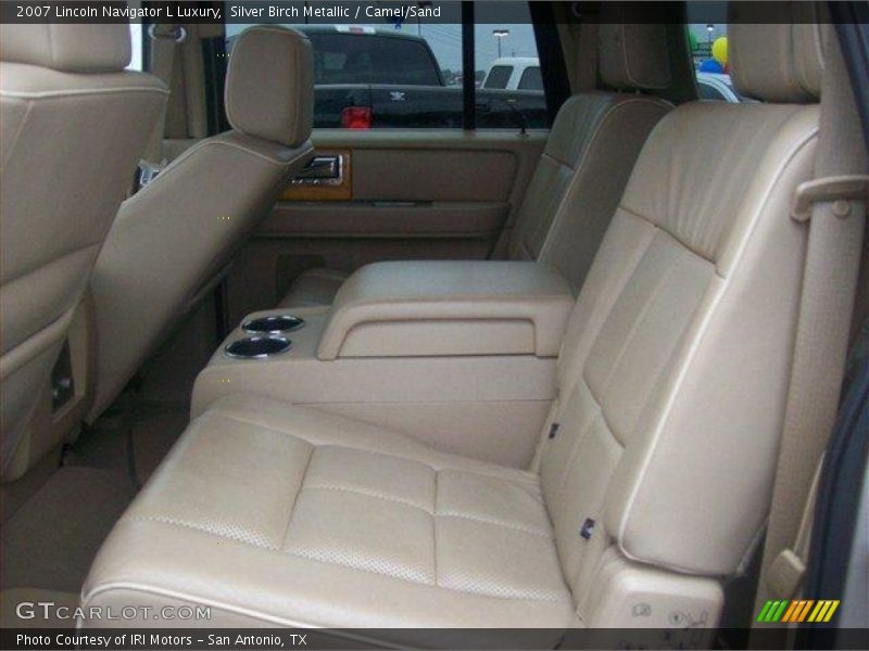 Silver Birch Metallic / Camel/Sand 2007 Lincoln Navigator L Luxury